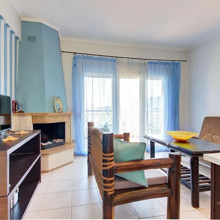 Sapphire With Green Views, Apartment Paliouri